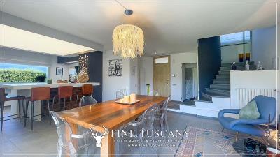 Modern-Villa-with-Garden-and-Pool-for-sale-in-Bientina-Pisa-Tuscany-Italy-2