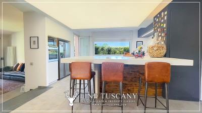 Modern-Villa-with-Garden-and-Pool-for-sale-in-Bientina-Pisa-Tuscany-Italy-9