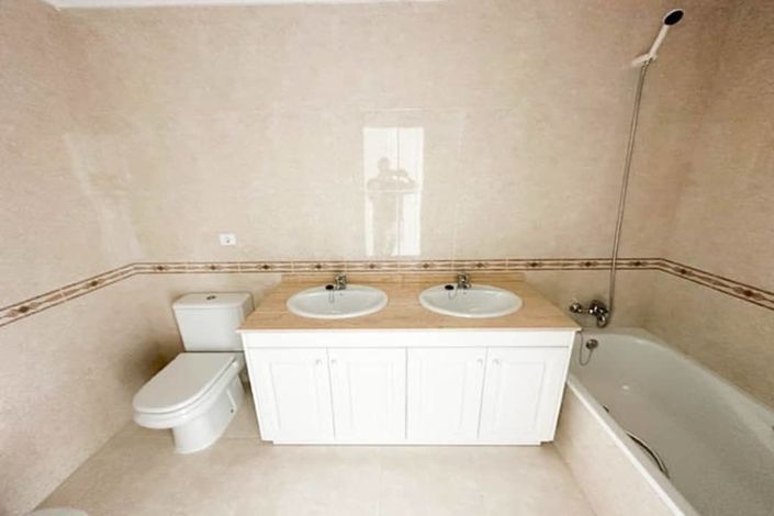 Image No.24-2 Bed Apartment for sale