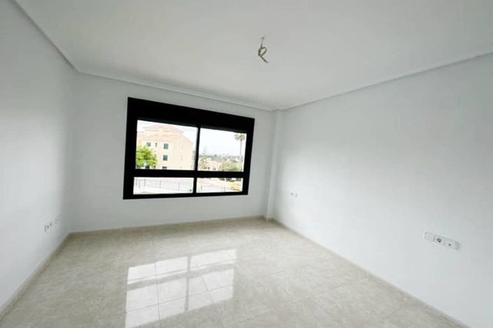 Image No.22-2 Bed Apartment for sale