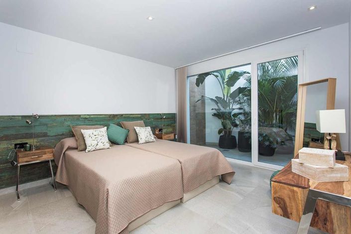 Image No.15-3 Bed Townhouse for sale