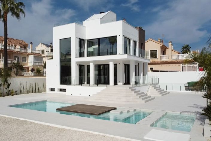Image No.1-4 Bed Villa for sale