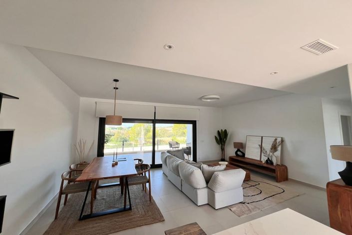 Image No.10-3 Bed Apartment for sale