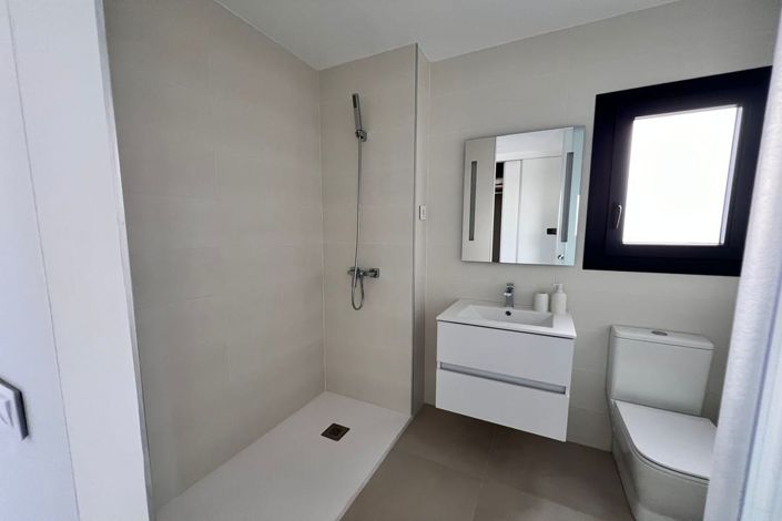 Image No.19-3 Bed Apartment for sale