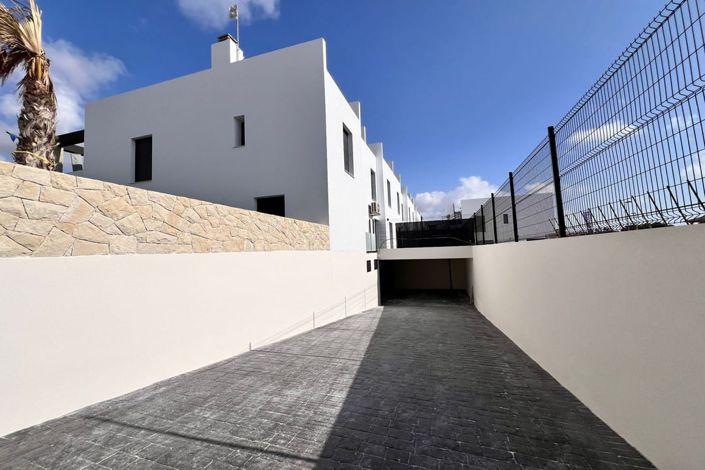 Image No.22-3 Bed Apartment for sale