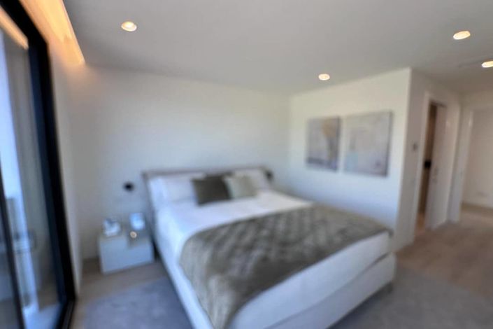 Image No.17-3 Bed Apartment for sale