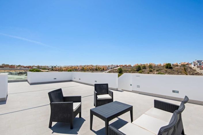 Image No.31-3 Bed Villa for sale