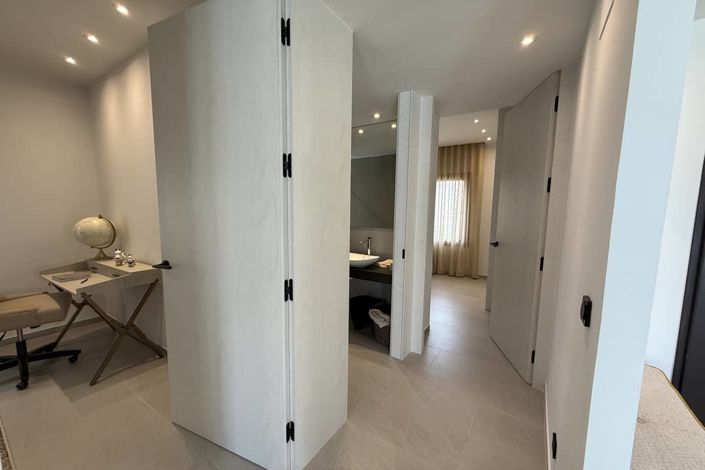 Image No.15-3 Bed Villa for sale