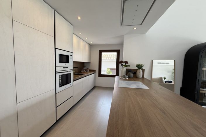 Image No.9-3 Bed Villa for sale