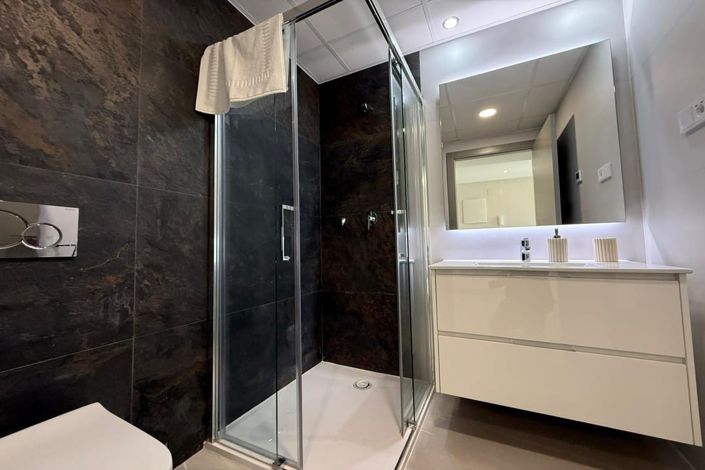 Image No.12-3 Bed Villa for sale