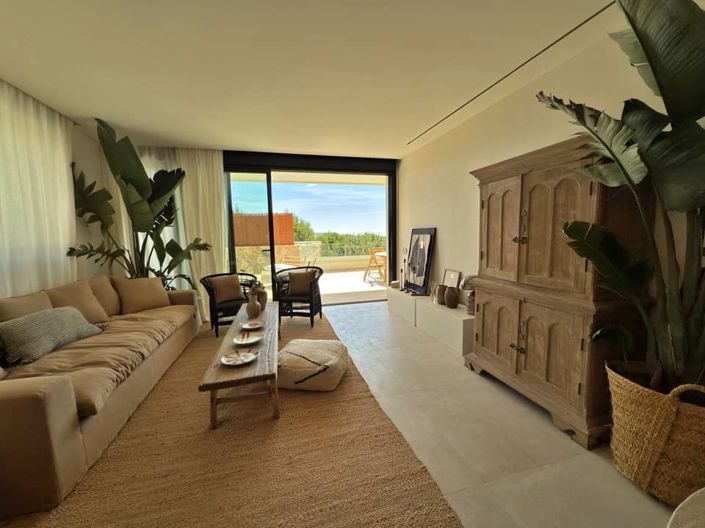 Image No.26-3 Bed Apartment for sale