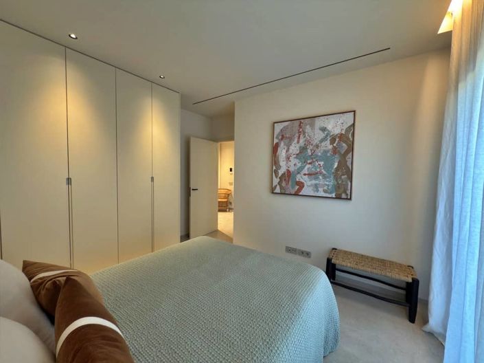 Image No.10-3 Bed Apartment for sale