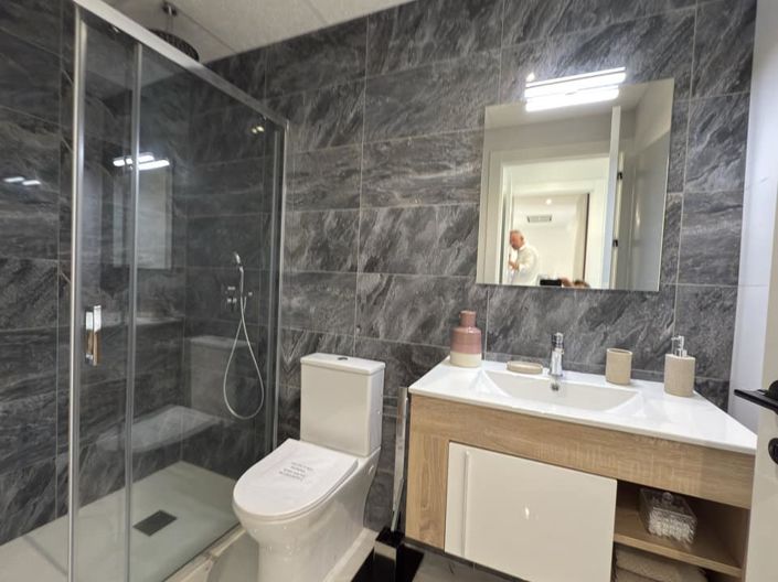 Image No.17-2 Bed Apartment for sale