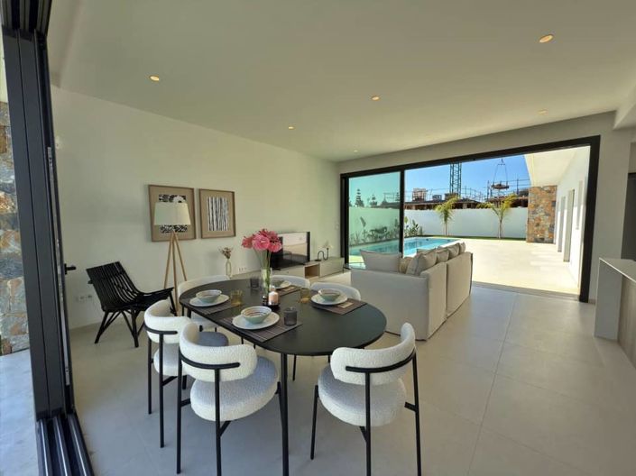 Image No.17-3 Bed Villa for sale