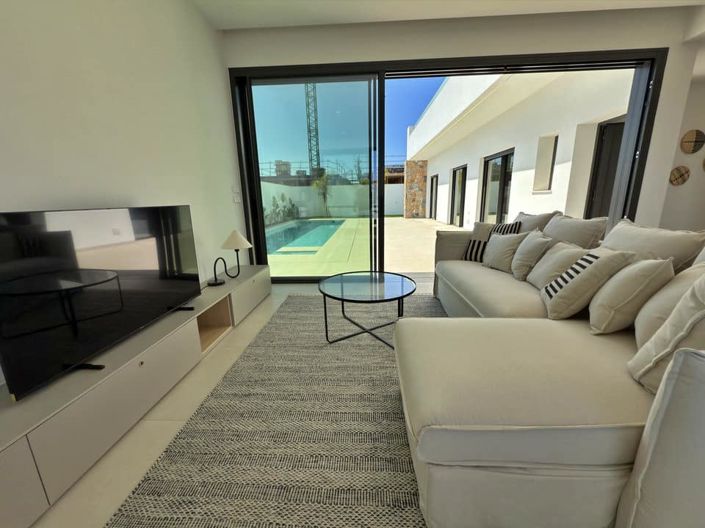 Image No.19-3 Bed Villa for sale