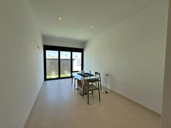 Image No.26-3 Bed Villa for sale