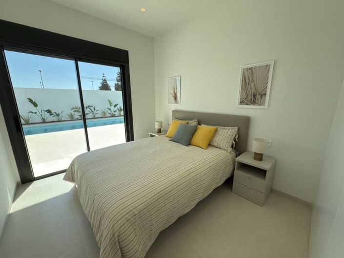 Image No.34-3 Bed Villa for sale