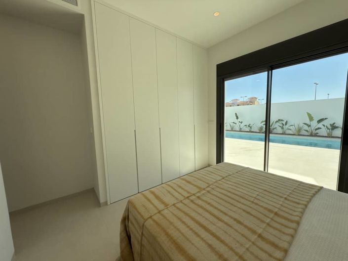 Image No.38-3 Bed Villa for sale