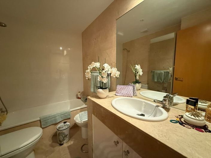 Image No.14-2 Bed Apartment for sale