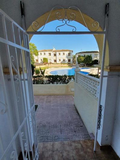 Image No.11-1 Bed Property for sale