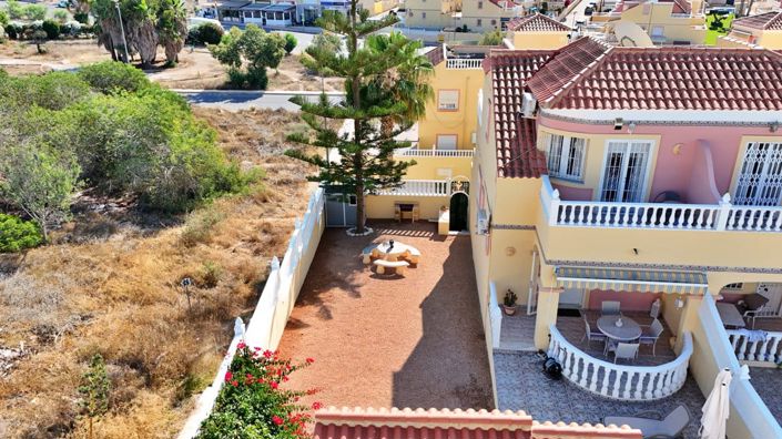 Image No.2-3 Bed Townhouse for sale