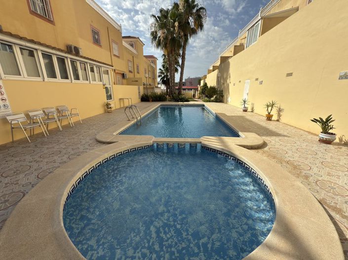 Image No.14-3 Bed Townhouse for sale