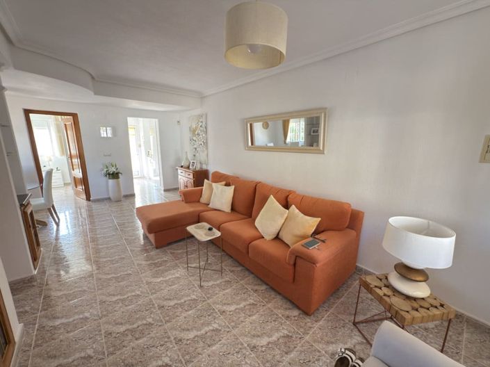 Image No.18-3 Bed Townhouse for sale