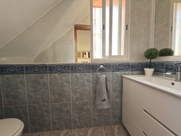 Image No.23-3 Bed Townhouse for sale