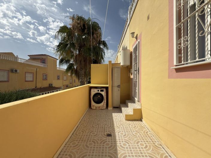 Image No.27-3 Bed Townhouse for sale