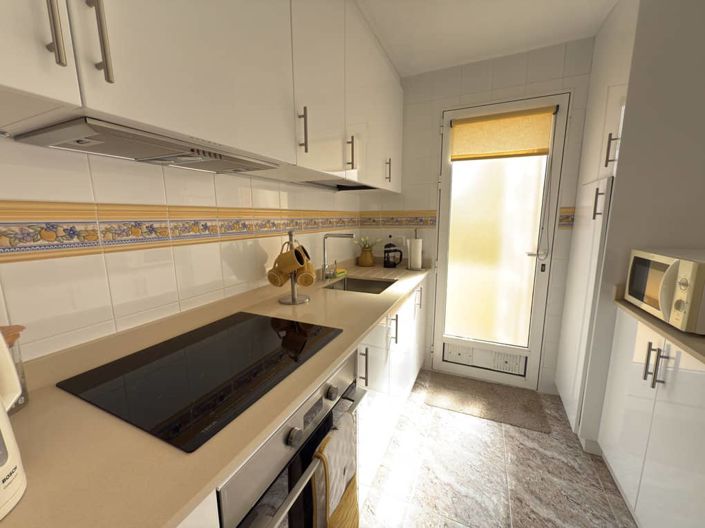 Image No.25-3 Bed Townhouse for sale