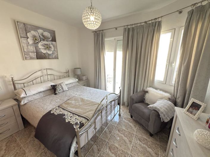 Image No.29-3 Bed Townhouse for sale