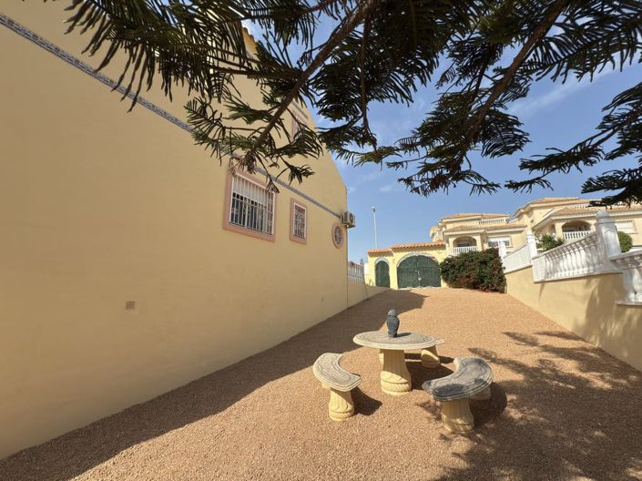 Image No.7-3 Bed Townhouse for sale