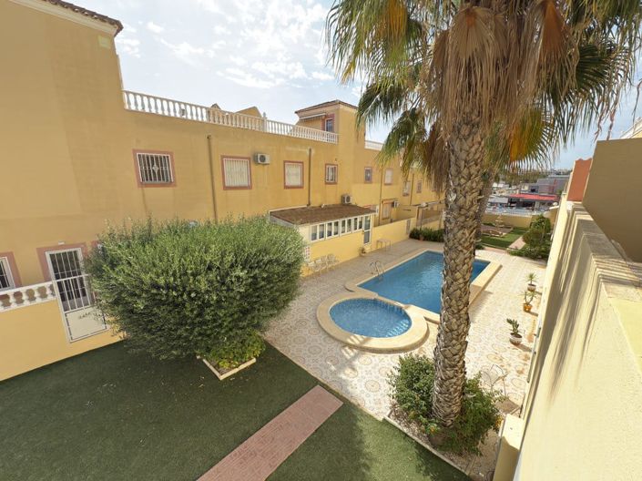 Image No.36-3 Bed Townhouse for sale