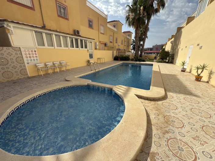 Image No.13-3 Bed Townhouse for sale