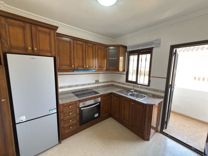 Image No.10-3 Bed Townhouse for sale