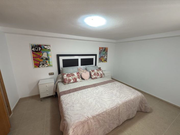 Image No.27-3 Bed Townhouse for sale