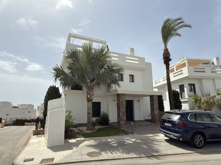 Image No.3-3 Bed Apartment for sale