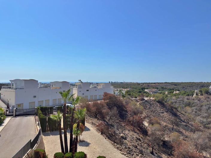 Image No.24-3 Bed Apartment for sale