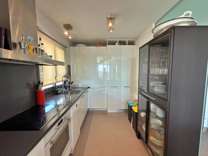 Image No.8-3 Bed Apartment for sale