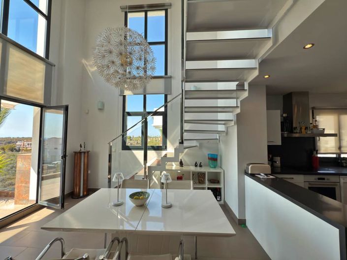 Image No.10-3 Bed Apartment for sale