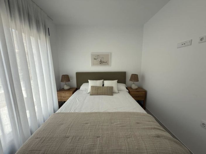 Image No.13-3 Bed Townhouse for sale