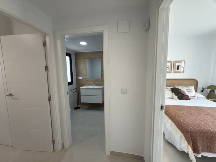 Image No.16-3 Bed Townhouse for sale