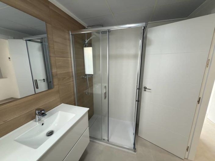 Image No.20-3 Bed Townhouse for sale