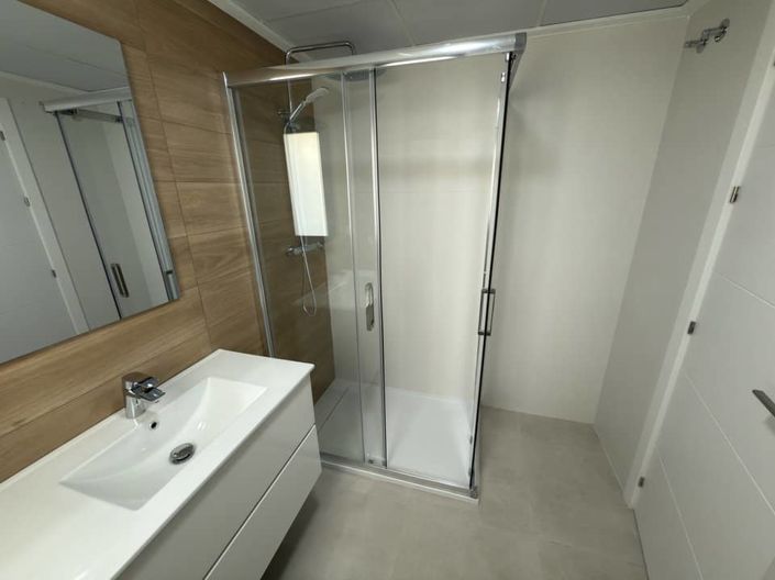 Image No.21-3 Bed Townhouse for sale