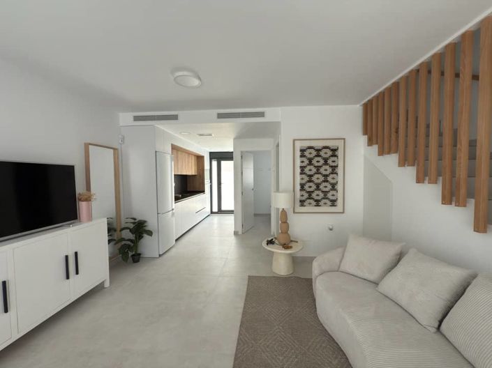 Image No.4-3 Bed Townhouse for sale