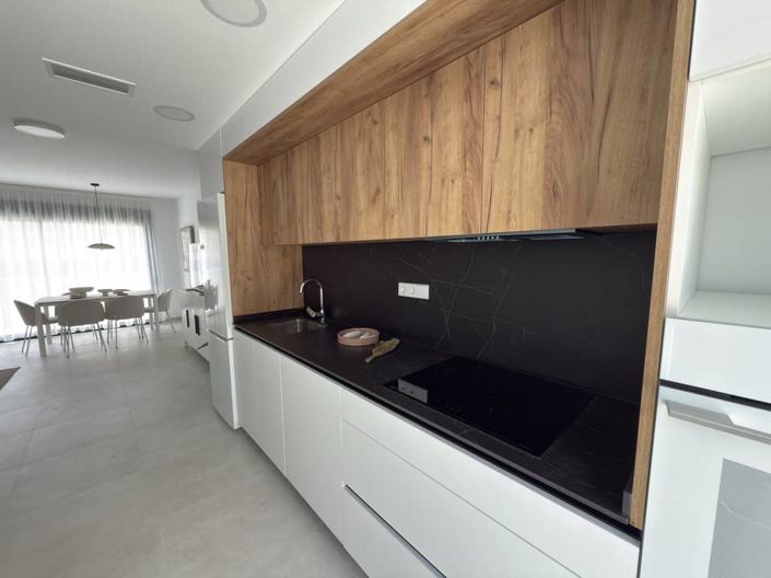 Image No.7-3 Bed Townhouse for sale