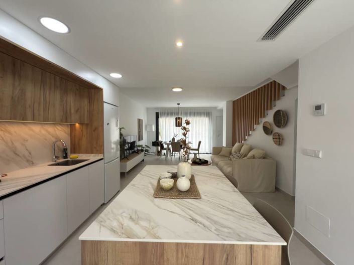 Image No.10-2 Bed Townhouse for sale