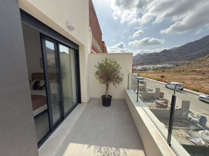 Image No.28-2 Bed Townhouse for sale