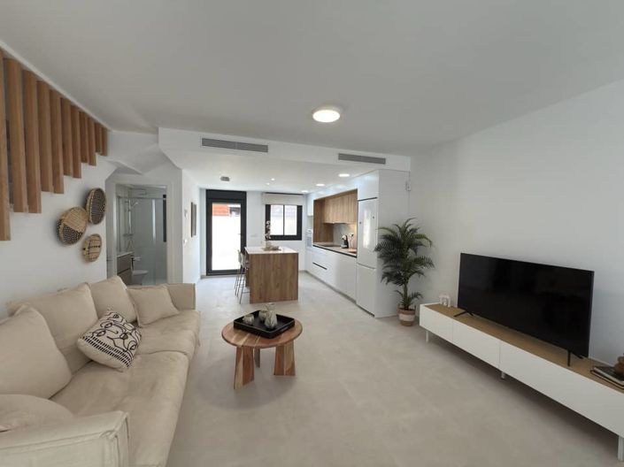 Image No.6-2 Bed Townhouse for sale