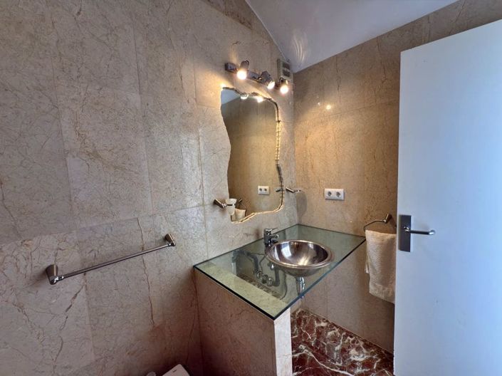 Image No.22-2 Bed Apartment for sale